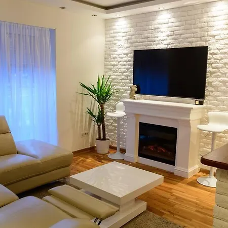 Royalux Zemun Residences Apartment