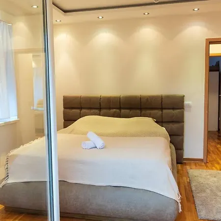 Apartment Royalux Zemun Residences